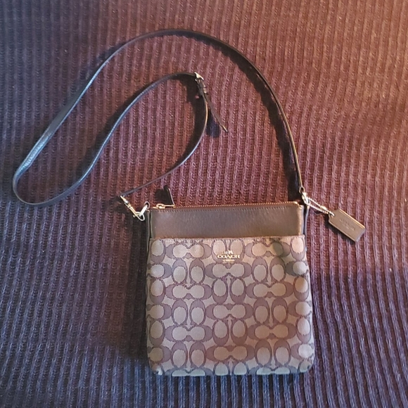COACH Crossbody Bag - Picture 1 of 8